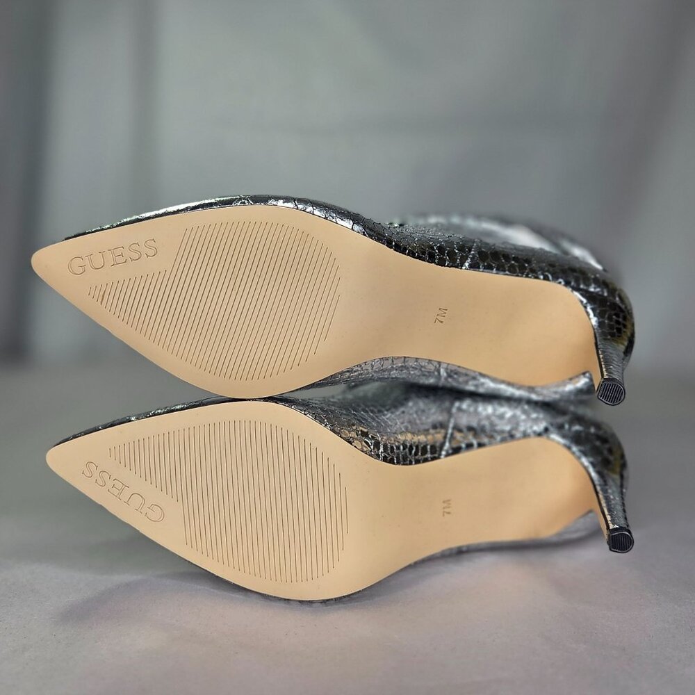 NWT GUESS Women's Benisa Pointy Toe Western Heeled Scrunch Booties Boots - Picture 4 of 6